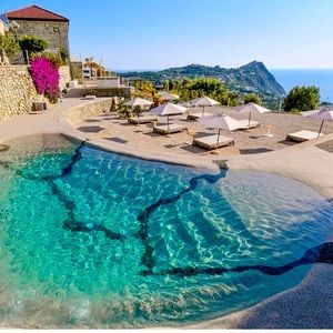 Meet your Posher, Nadya